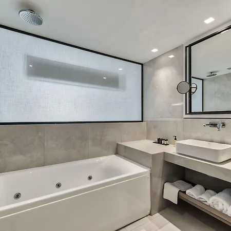 Bitzaro Boutique Hotel 4*