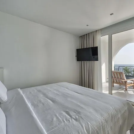 Bitzaro Boutique Hotel 4*