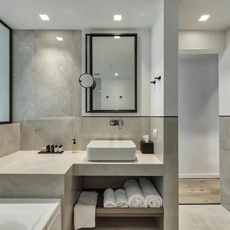 מלון Bitzaro Boutique 4*